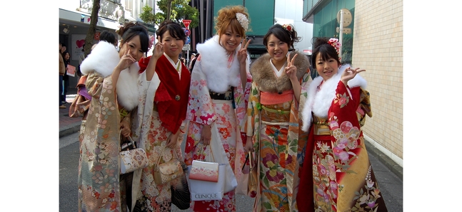 Photo gallery: Kimono girls, hakama boys 2