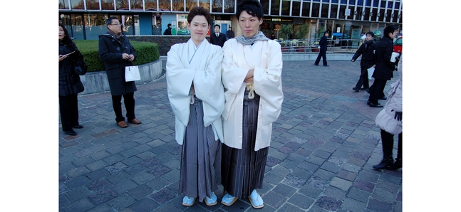 Photo gallery: Kimono girls, hakama boys 22