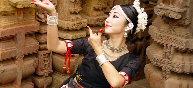 世界で活躍する日本随一のインド舞踊家