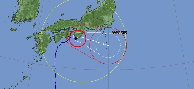 Typhoon Ma-on heads for Japan