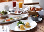 パレスホテル東京「グランド キッチン」のエッグベネディクト