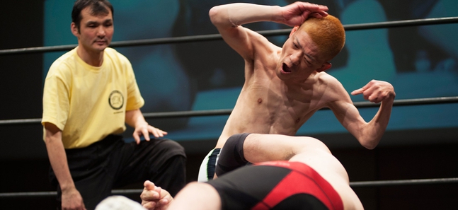 Doglegs: disabled pro-wrestling in Tokyo